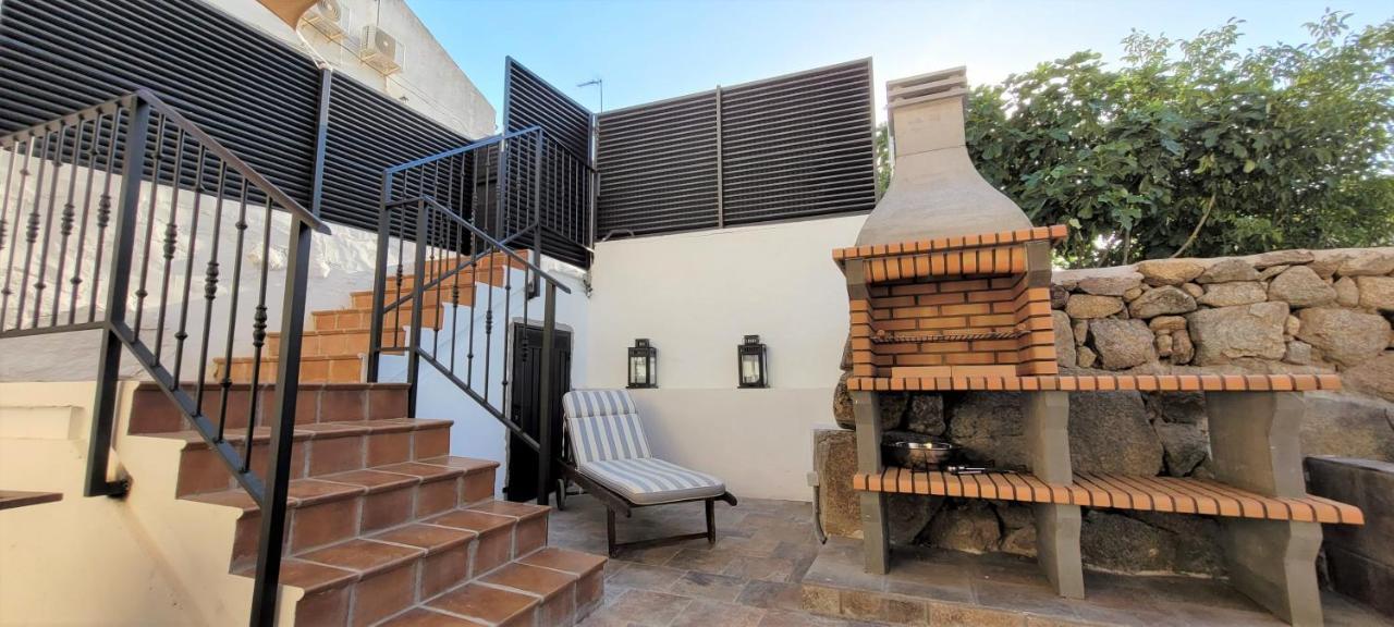 Casa Del Castillo By Naturadrada La Adrada Exterior photo